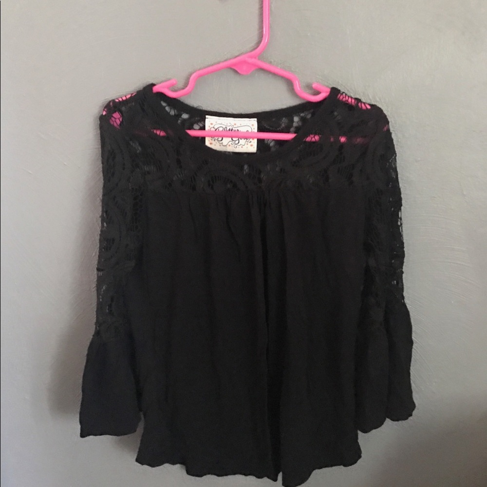 Long sleeve black lace bell sleeves shirt